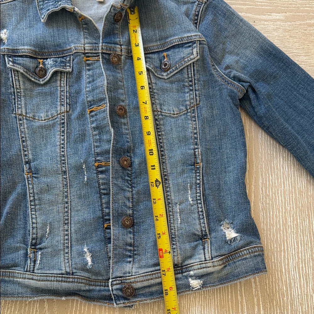 Women’s Small Distressed Blue Denim Jean Jacket Classic Trucker Style - Picture 4 of 16